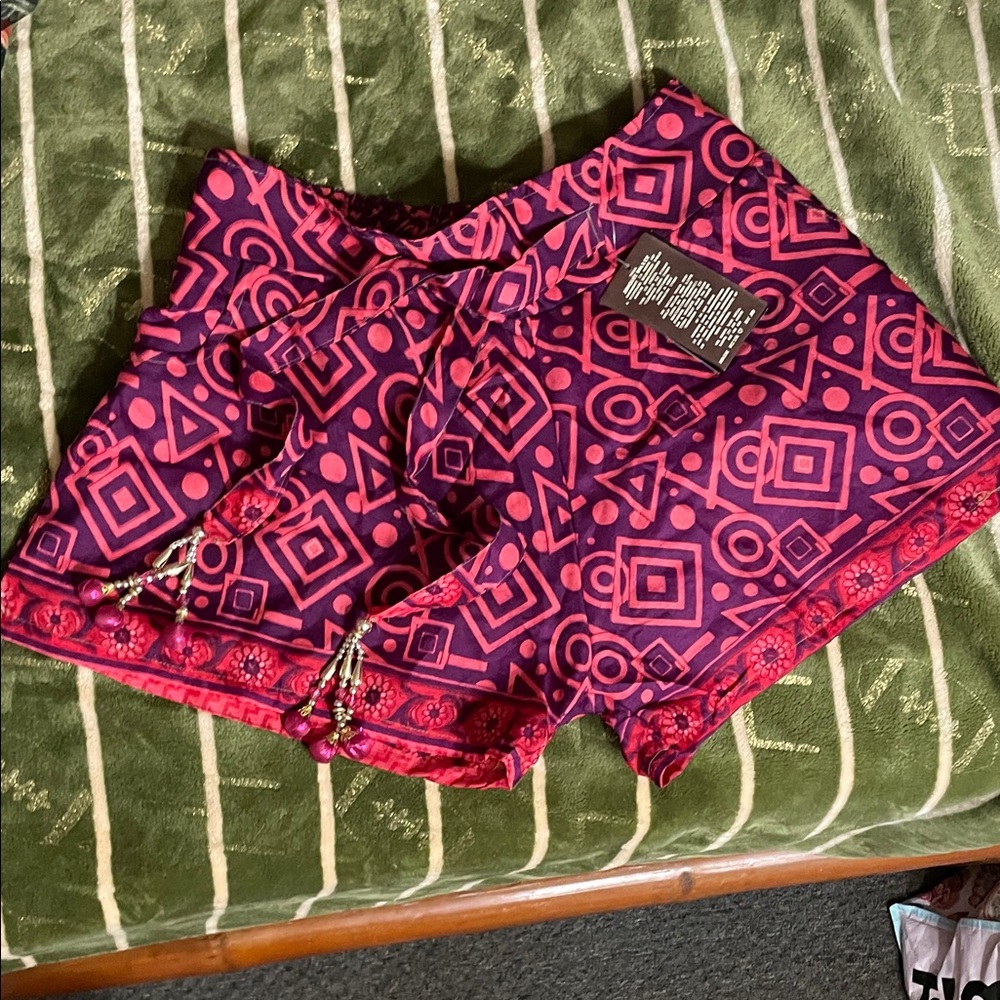 Geometric Patterned Women's Shorts